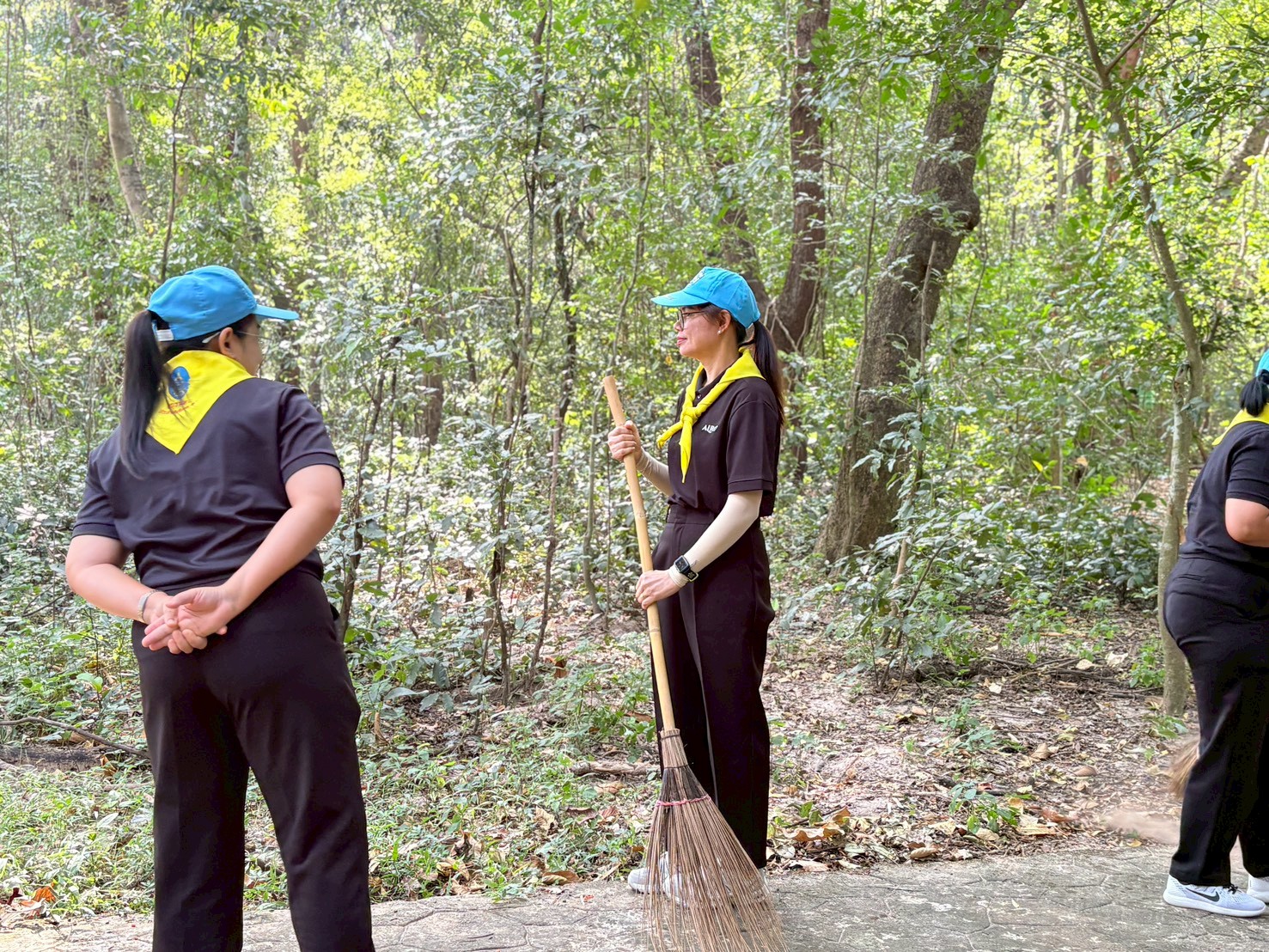 title - ส.ป.ก.ยโสธร ร่วมกิจกรรมจิตอาสาพัฒนา เพื่อถวายเป็นพระราชกุศล น้อมสำนึกในพระมหากรุณาธิคุณ สมเด็จพระนางเจ้าสิริกิติ์  พระบรมราชินีนาถ พระบรมราชชนนีพันปีหลวง